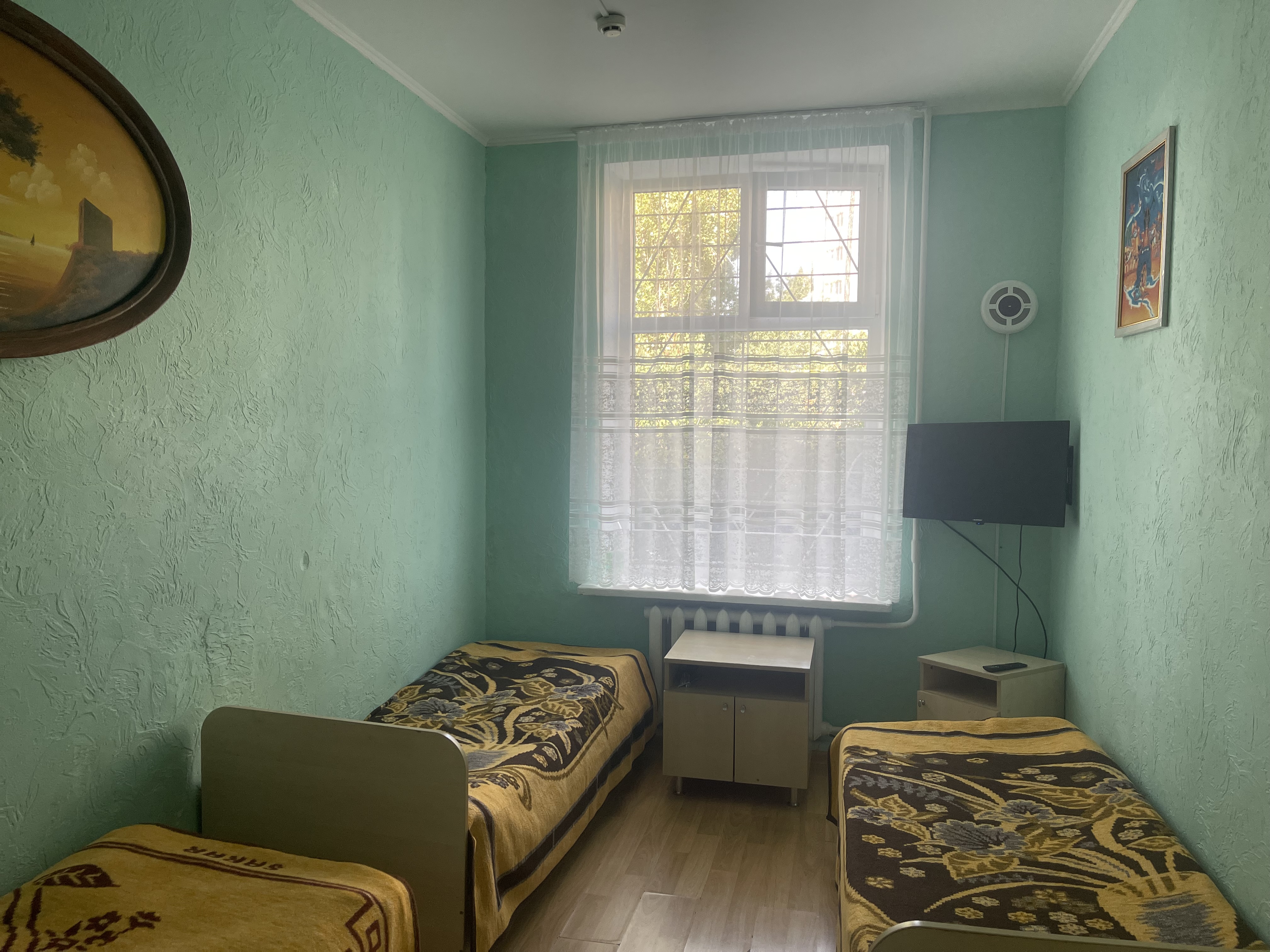 Three-Person Patient Room